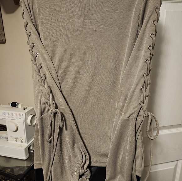 Willow and Root sexy arms size large - Picture 3 of 6